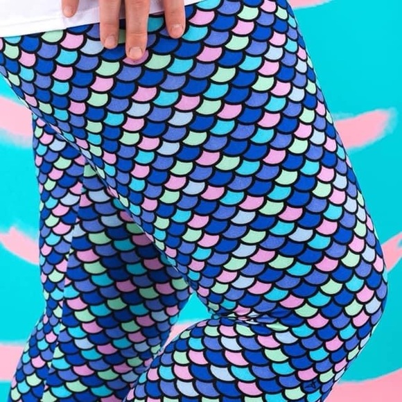 Sweetlegs Splish Splash Crop - Plus (size 12-18) - Picture 6 of 8